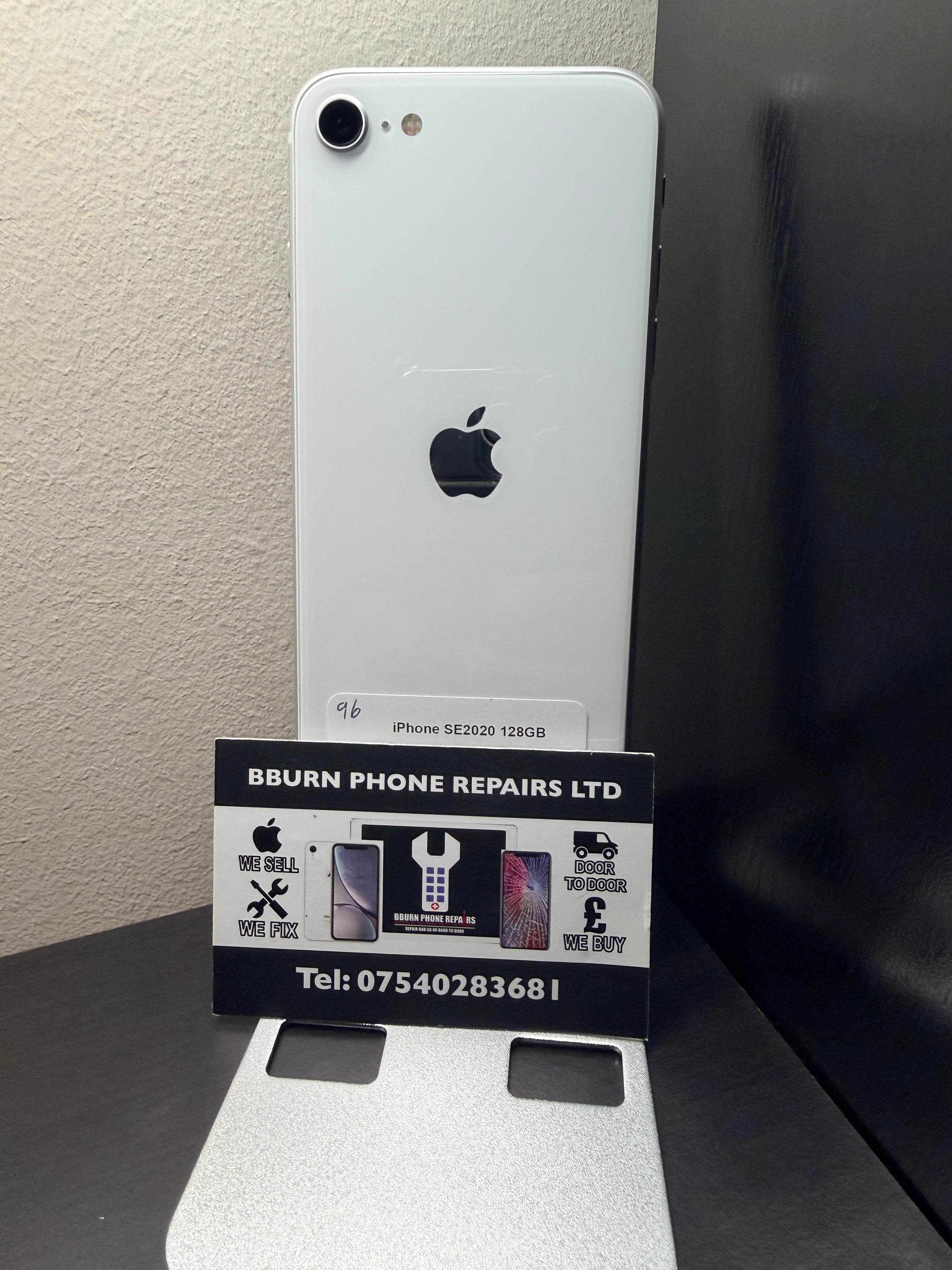 iPhone SE 2020 64gb Grade A Pristine Condition Orginal Handset no updating issues latest IOS